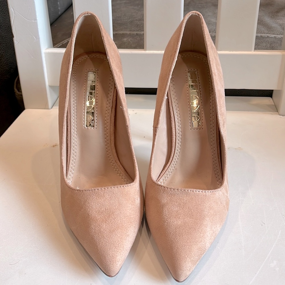 Lilliana pink suede high heels new size 6